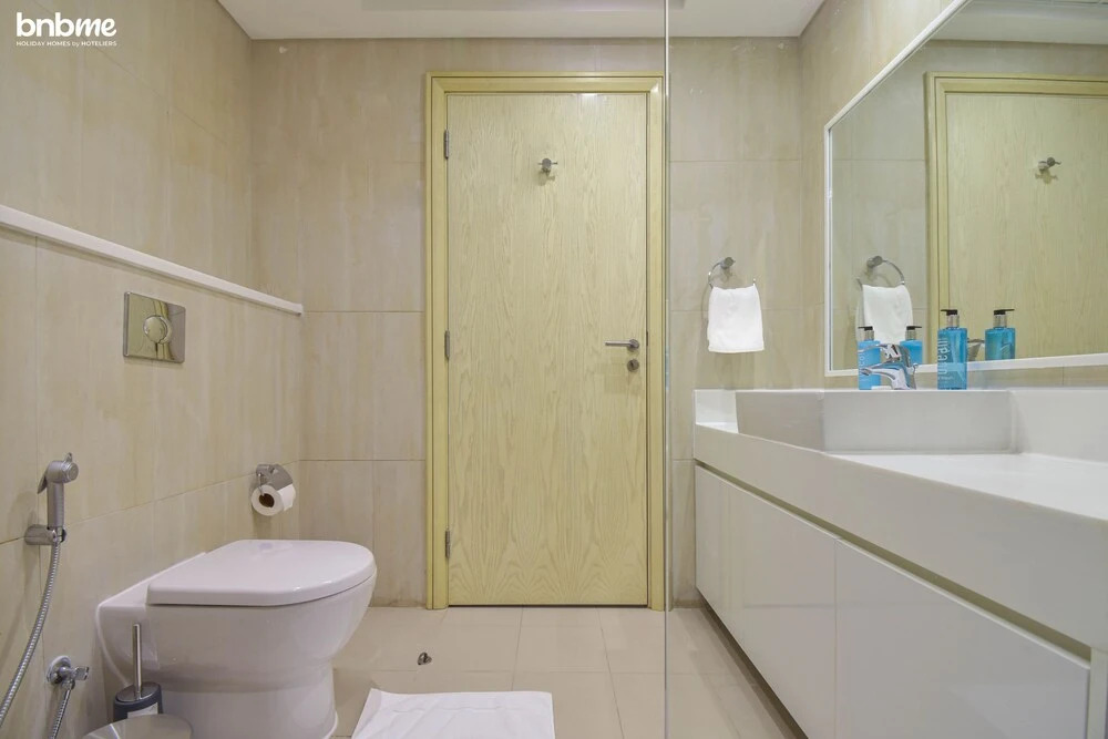Дубай: 2B-Al Bateen Residence-805 by bnbmehomes