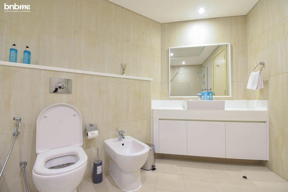 Дубай: 2B-Al Bateen Residence-805 by bnbmehomes