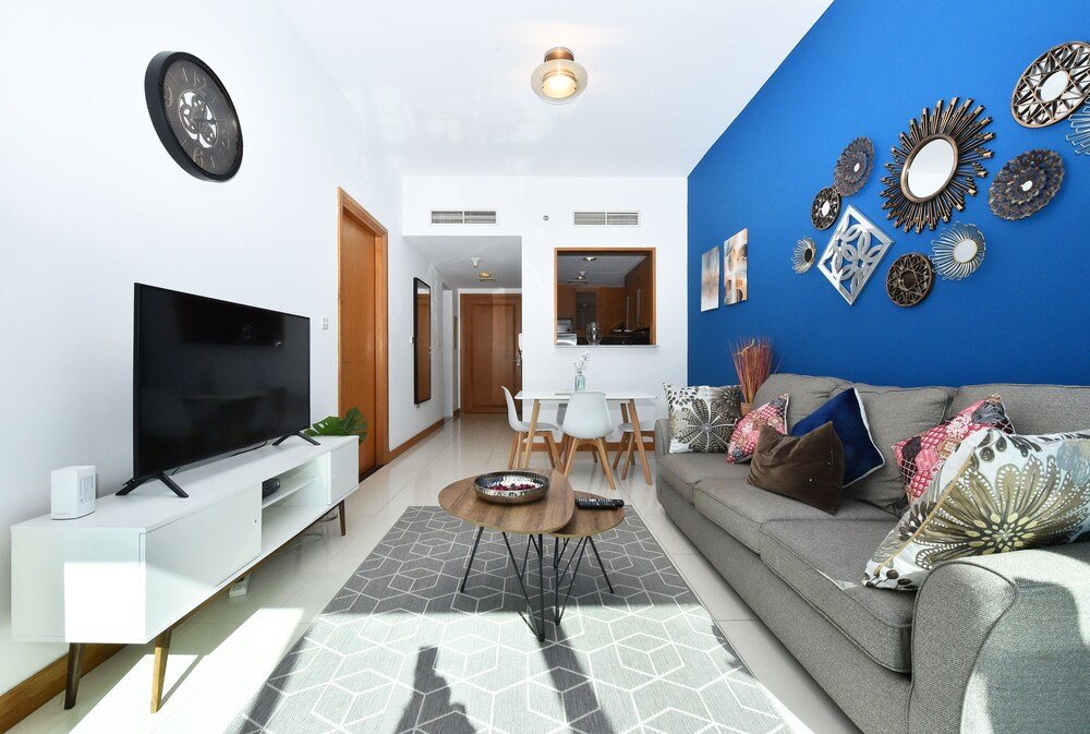 Дубай: BBL - Stylish 1BR with balcony in Marina