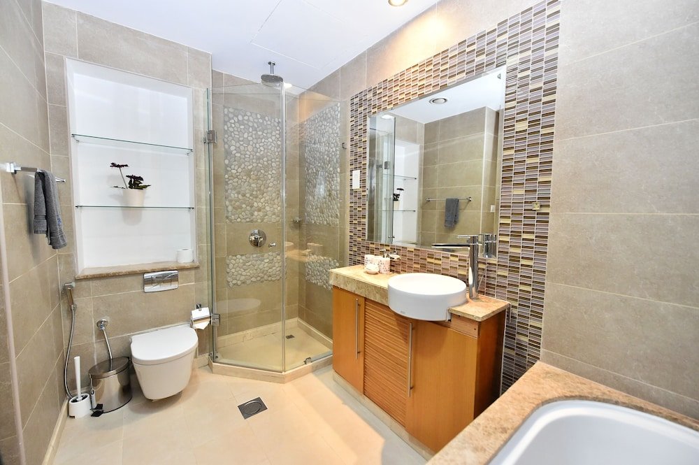 Дубай: BBL - Stylish 1BR with balcony in Marina