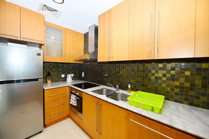 Дубай: BBL - Stylish 1BR with balcony in Marina