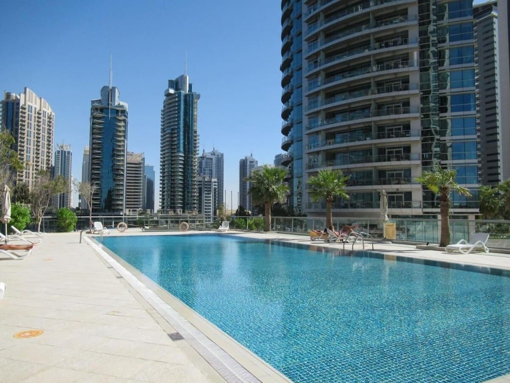 Дубай: BBL - Stylish 1BR with balcony in Marina
