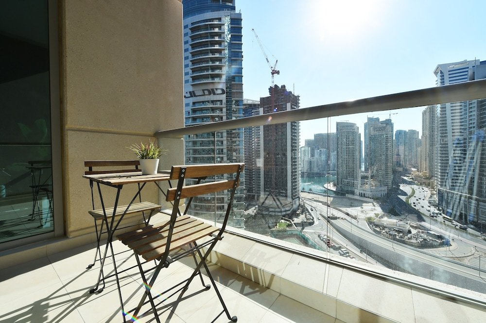 Дубай: BBL - Stylish 1BR with balcony in Marina