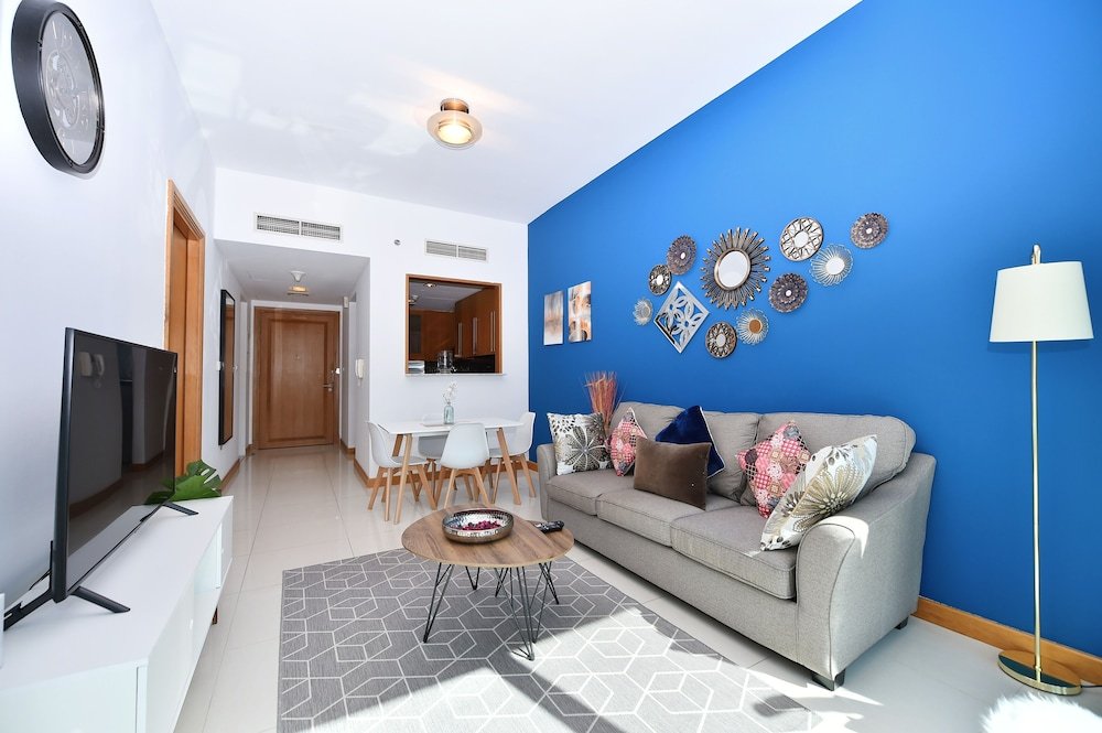 Дубай: BBL - Stylish 1BR with balcony in Marina