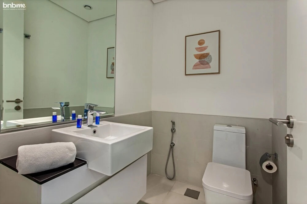 Дубай: 2B-PulseResidence-808 by bnbme homes