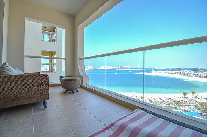 Дубай: Palm Jumeirah's Spectacular Ocean-View Apartment - NBT