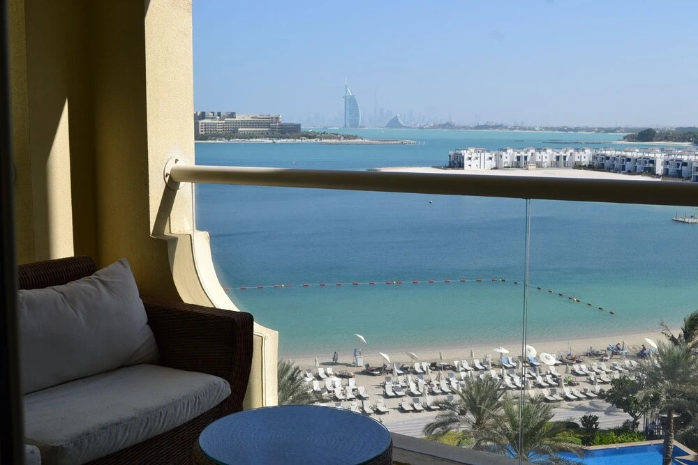 Дубай: Palm Jumeirah's Spectacular Ocean-View Apartment - NBT