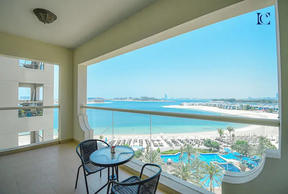 Дубай: Palm Jumeirah's Spectacular Ocean-View Apartment - NBT
