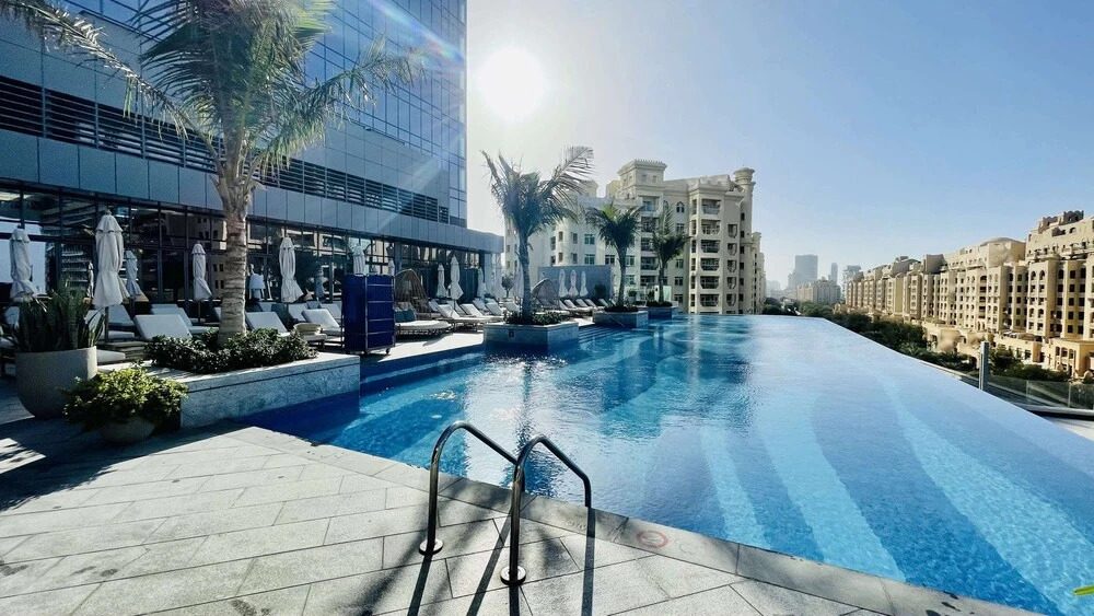 Дубай: LUX Iconic Views at Palm Tower Suite 4