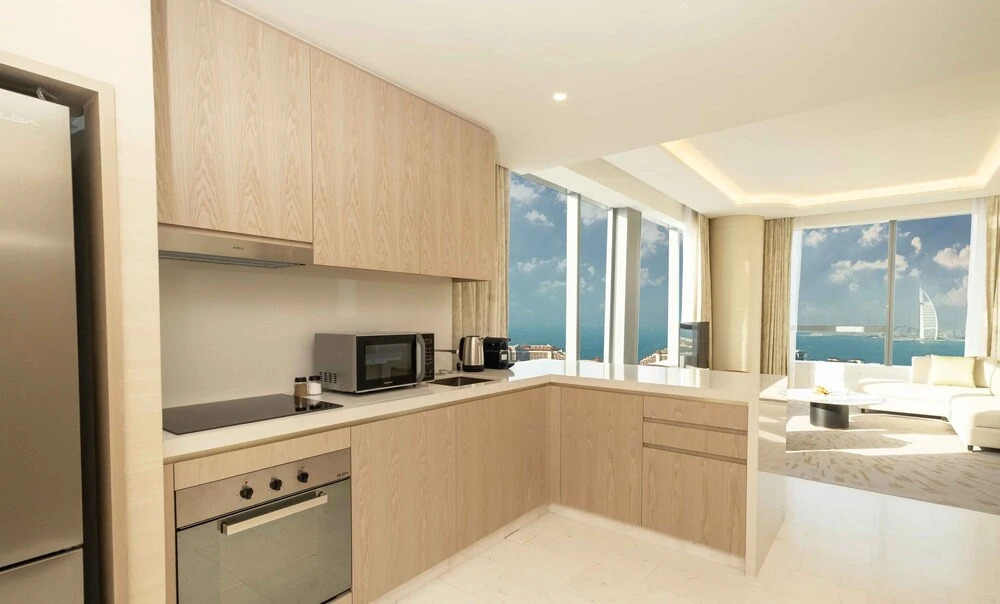 Дубай: LUX Iconic Views at Palm Tower Suite 4