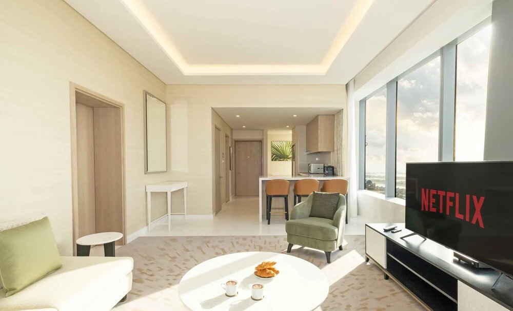 Дубай: LUX Iconic Views at Palm Tower Suite 4
