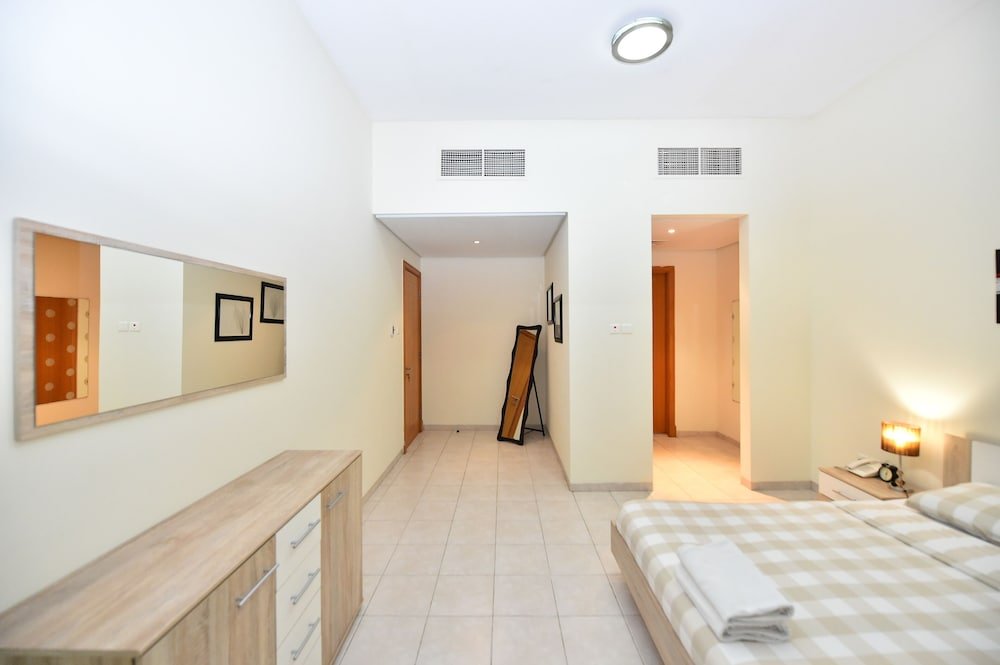 Дубай: BRID - Spacious 1 Bed with garden view