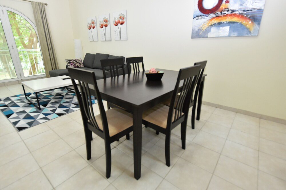 Дубай: BRID - Spacious 1 Bed with garden view