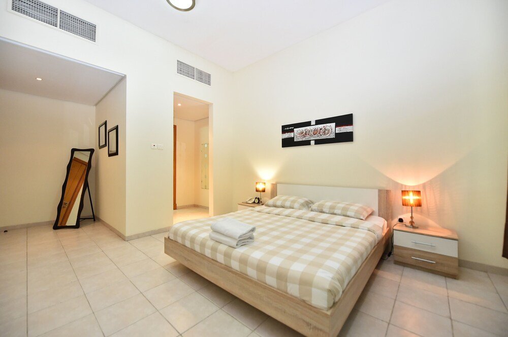 Дубай: BRID - Spacious 1 Bed with garden view