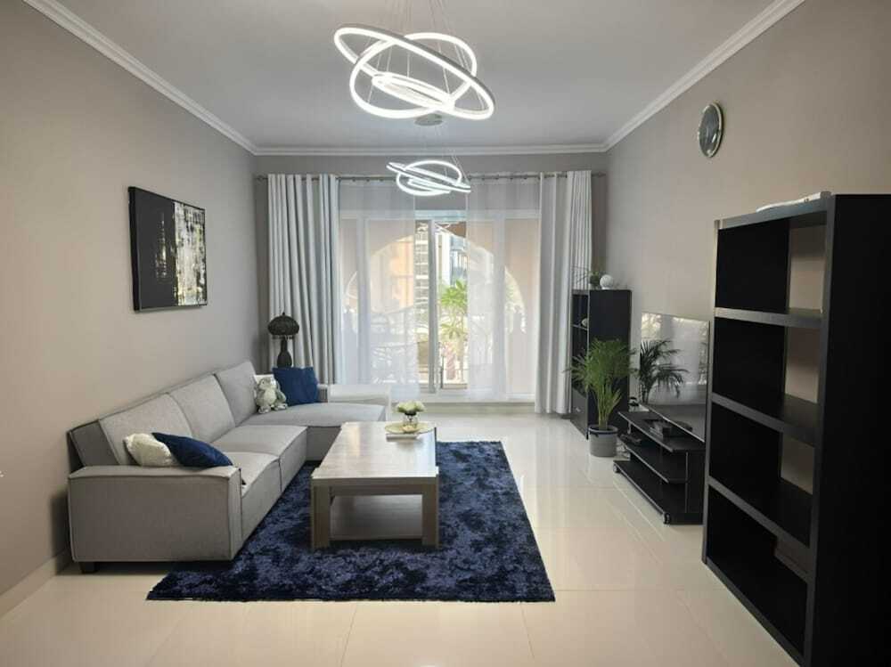 Дубай: Entire 1 Bedroom Apartment at Jumeirah Village Circle, Dubai