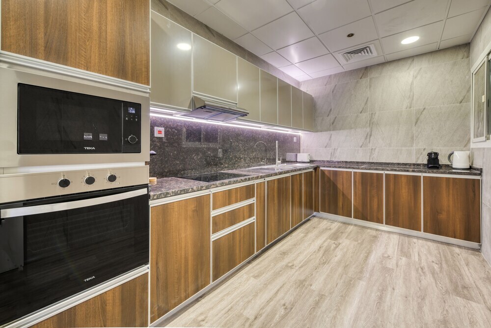 Дубай: Luxury 4BR Apartment in Horizon Towers