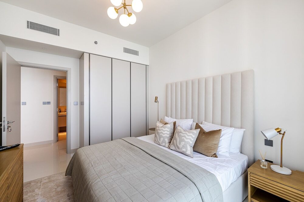 Дубай: DHH Sunrise Bay 1- Emaar Beachfront