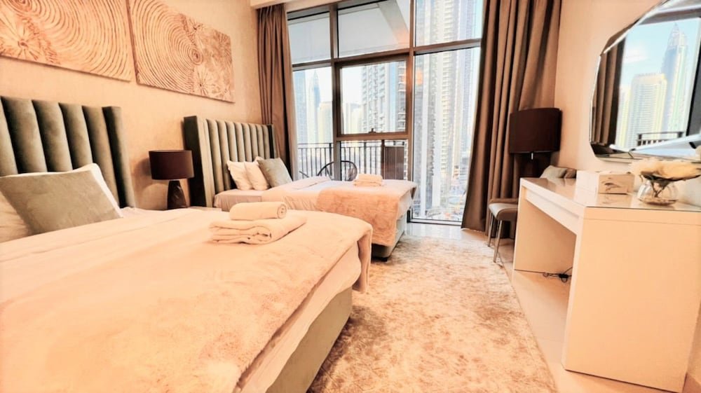 Дубай: Luxurious Downtown Apt. with stunning views
