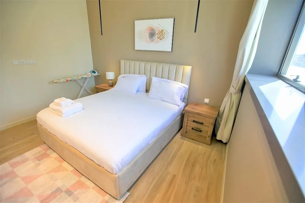 Дубай: Amazing 1bedroom With Balcony at Park View Dubai