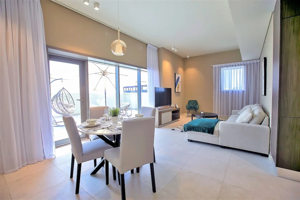 Дубай: Amazing 1bedroom With Balcony at Park View Dubai