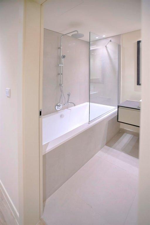 Дубай: Amazing 1bedroom With Balcony at Park View Dubai