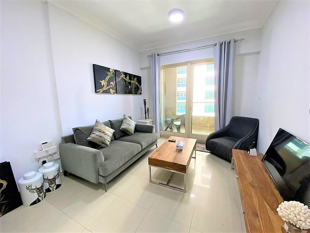 Дубай: Gorgeous 1bedroom with balcony in Dubai marina