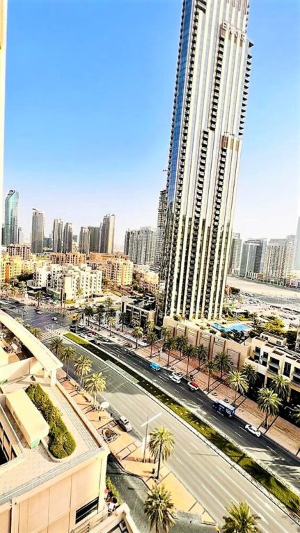 Дубай: Stunning Downtown apartment with balcony