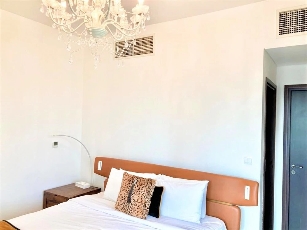 Дубай: Stunning Downtown apartment with balcony