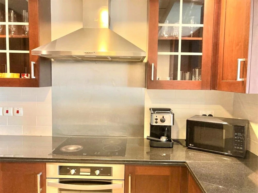 Дубай: Stunning Downtown apartment with balcony