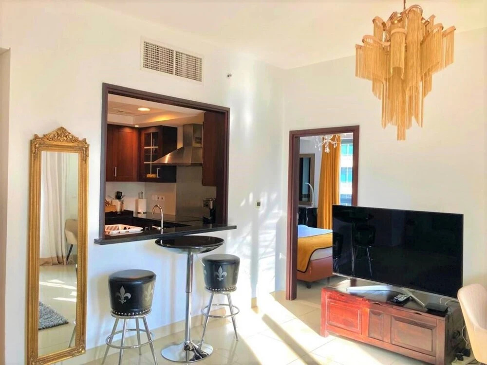 Дубай: Stunning Downtown apartment with balcony