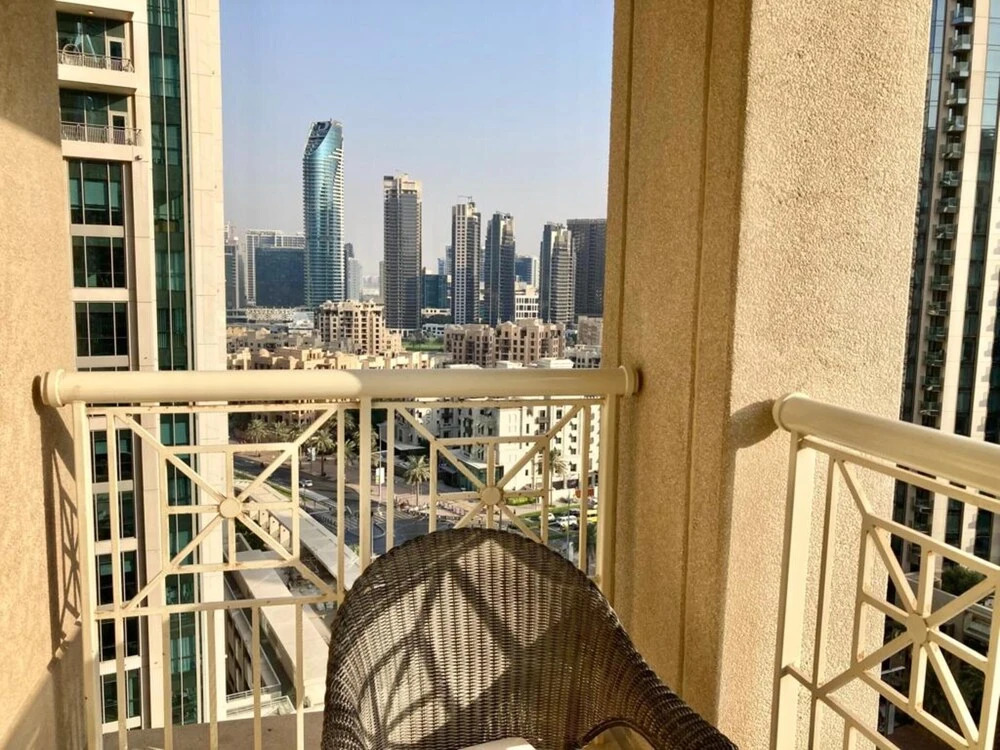 Дубай: Stunning Downtown apartment with balcony