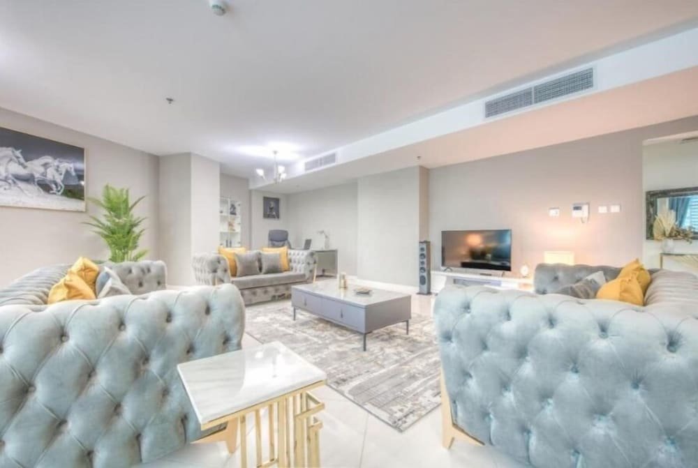 Дубай: Luxurious 4 Bedroom Duplex Villa Apartment Near JBR