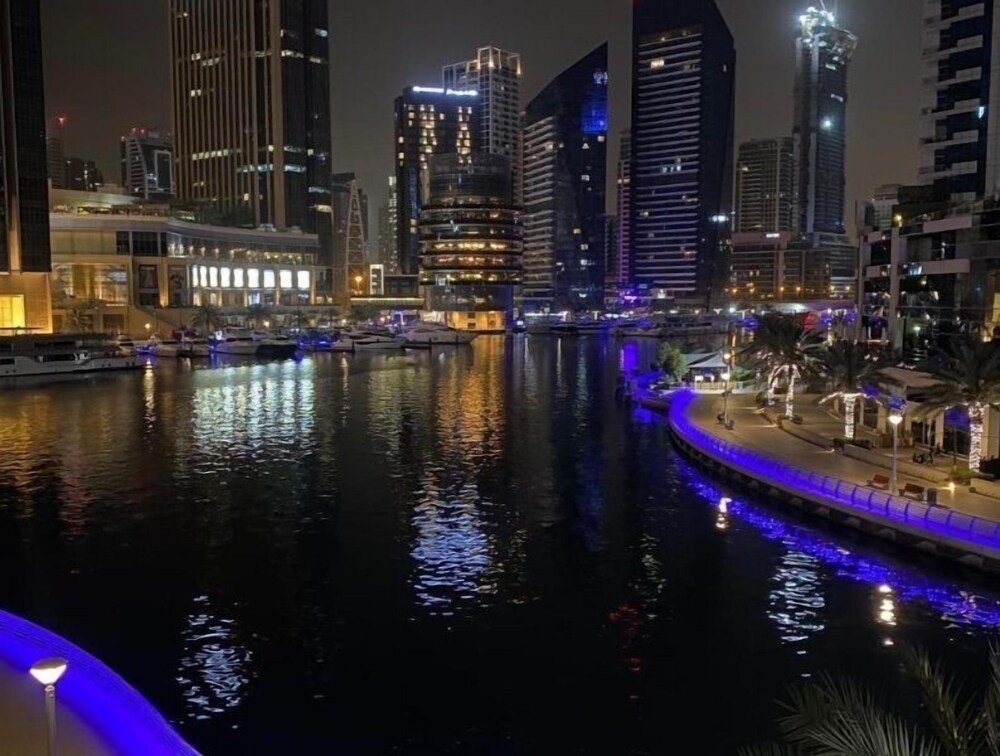 Дубай: Luxurious 4 Bedroom Duplex Villa Apartment Near JBR