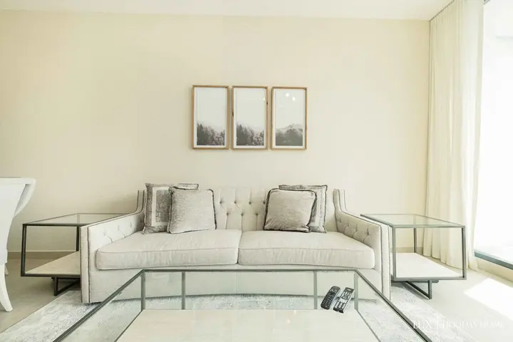 Дубай: LUX Contemporary Suite View 7