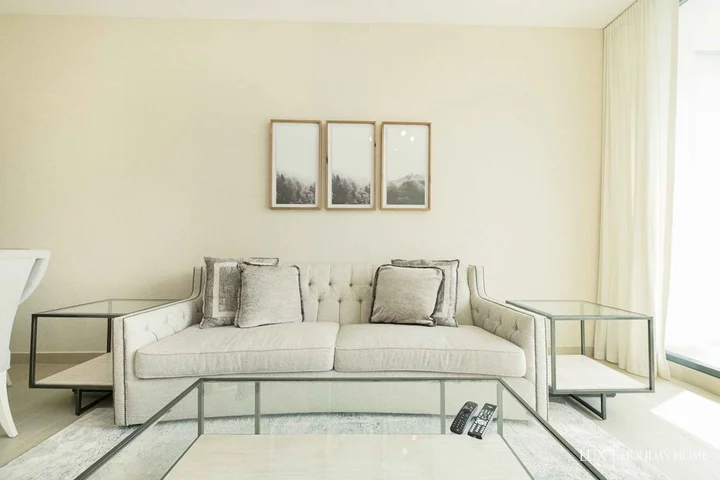 Дубай: LUX Contemporary Suite View 7