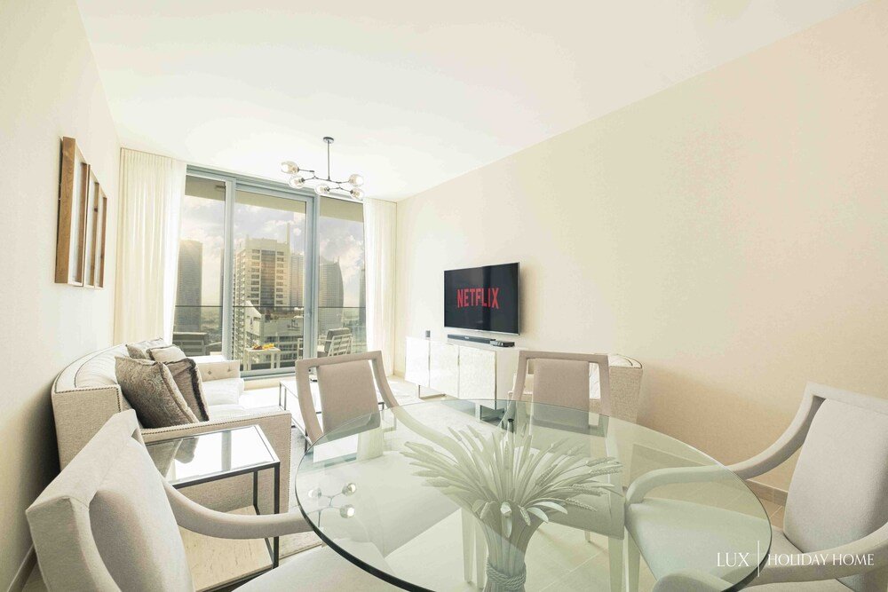 Дубай: LUX Contemporary Suite View 7