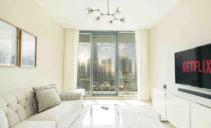 Дубай: LUX Contemporary Suite View 7