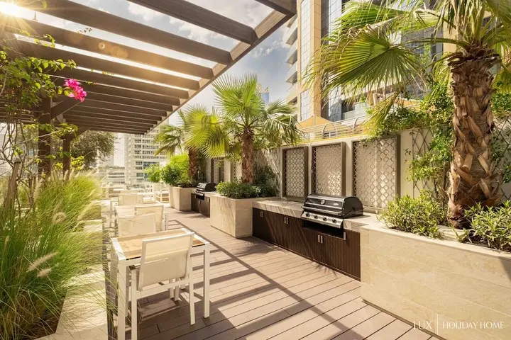 Дубай: LUX Contemporary Suite View 7