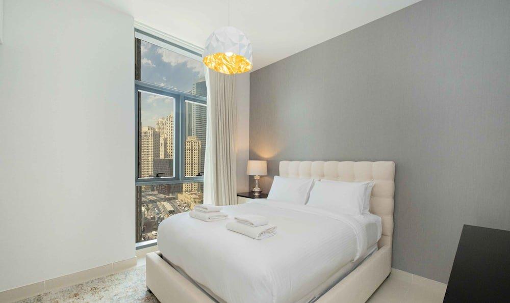 Дубай: LUX Contemporary Suite View 7