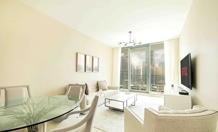 Дубай: LUX Contemporary Suite View 7