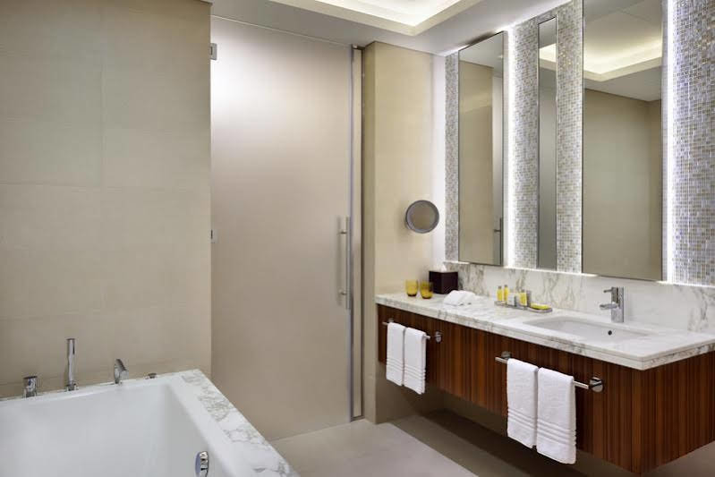 Абу-Даби: Marriott Hotel Downtown Llc