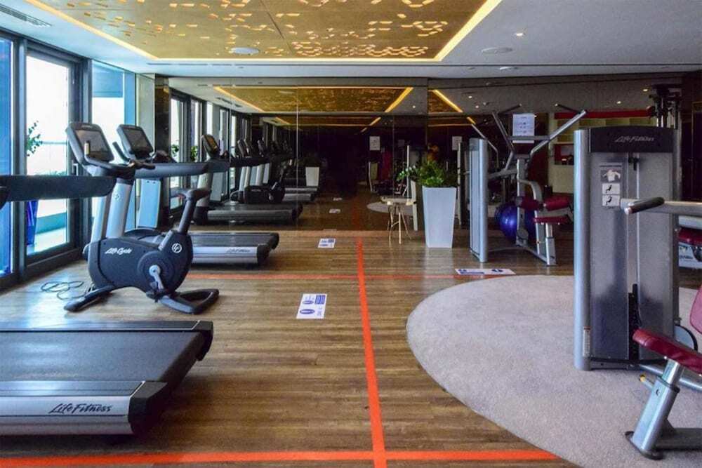 Дубай: Luxury 2BR Apartment in Paramount Towers Business Bay