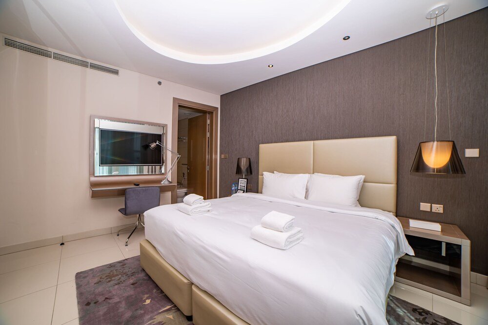 Дубай: Paramount Towers 2BR Luxurious Apartment - 360 vacation