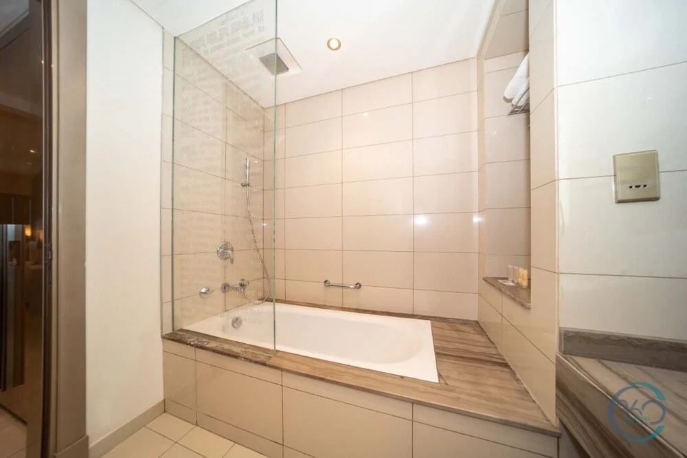 Дубай: Cozy 1 Bedroom Apartment 5015