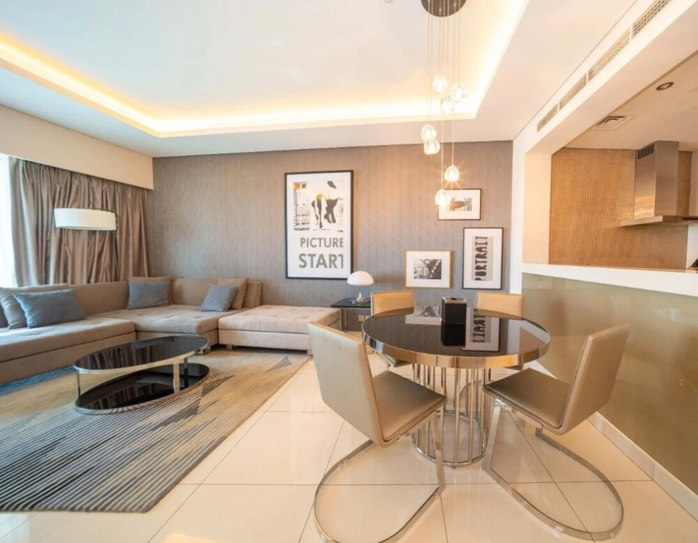 Дубай: Cozy 1 Bedroom Apartment 5015