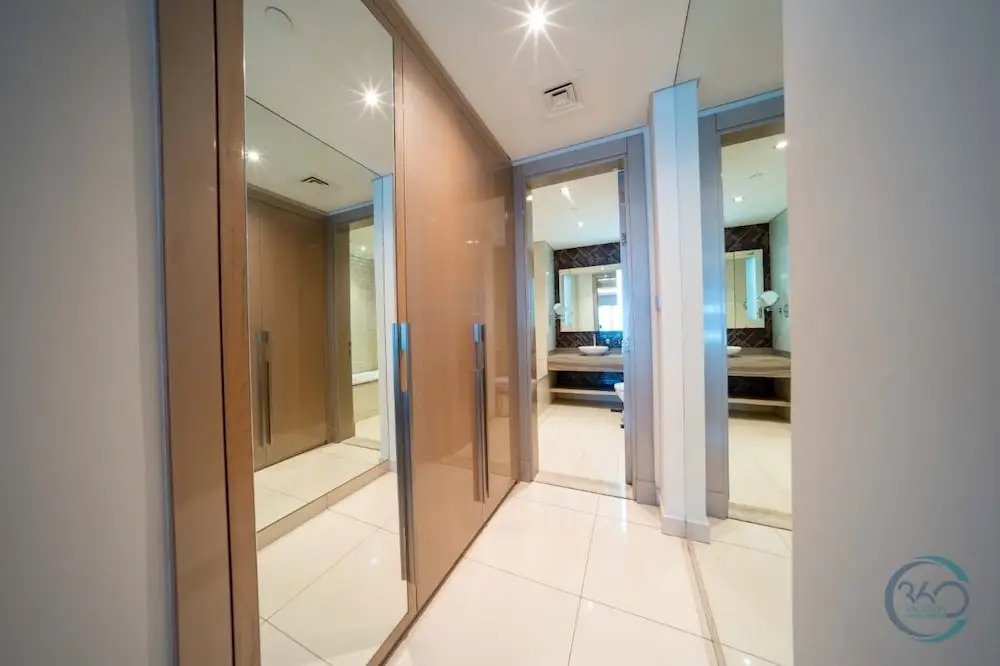 Дубай: Cozy 1 Bedroom Apartment 5015
