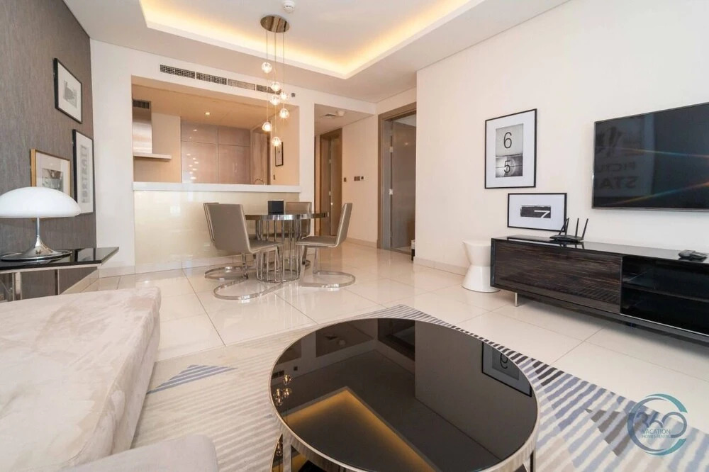 Дубай: Cozy 1 Bedroom Apartment 5015