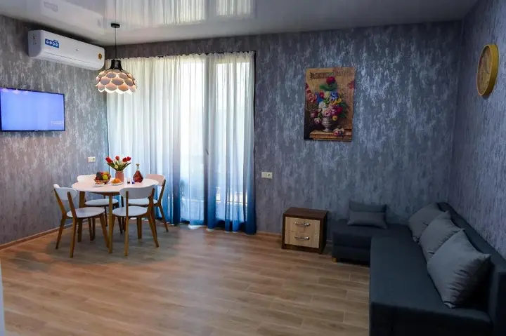Уреки: Lions Apartment