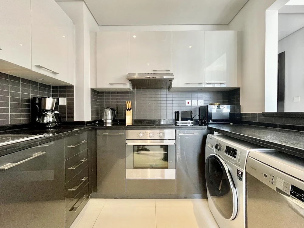 Дубай: Stunning 3B Spacious Marina View With Balcony