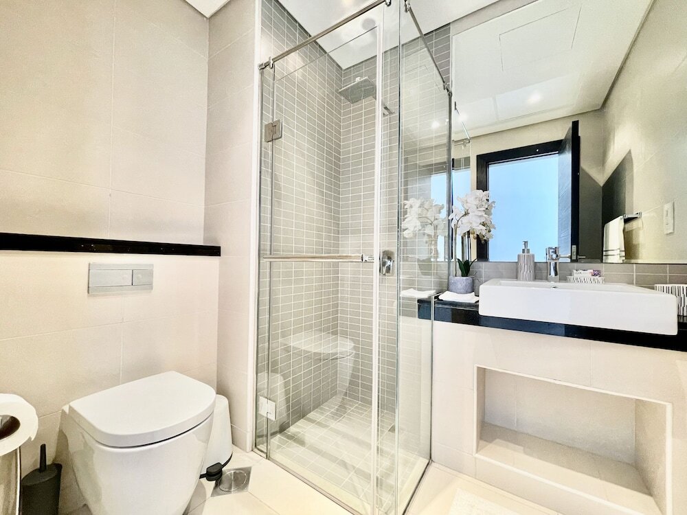 Дубай: Stunning 3B Spacious Marina View With Balcony